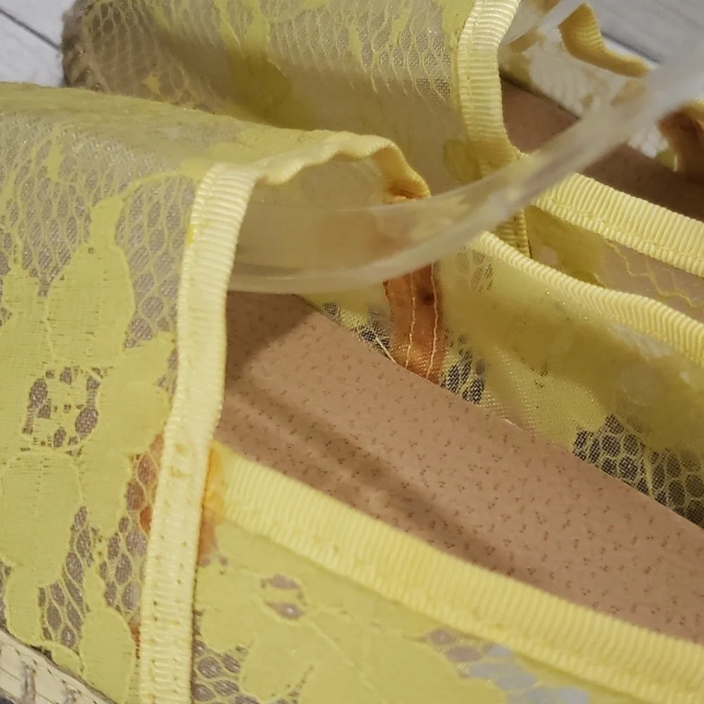 Schutz 9 yellow lace flats loafers espadrilles